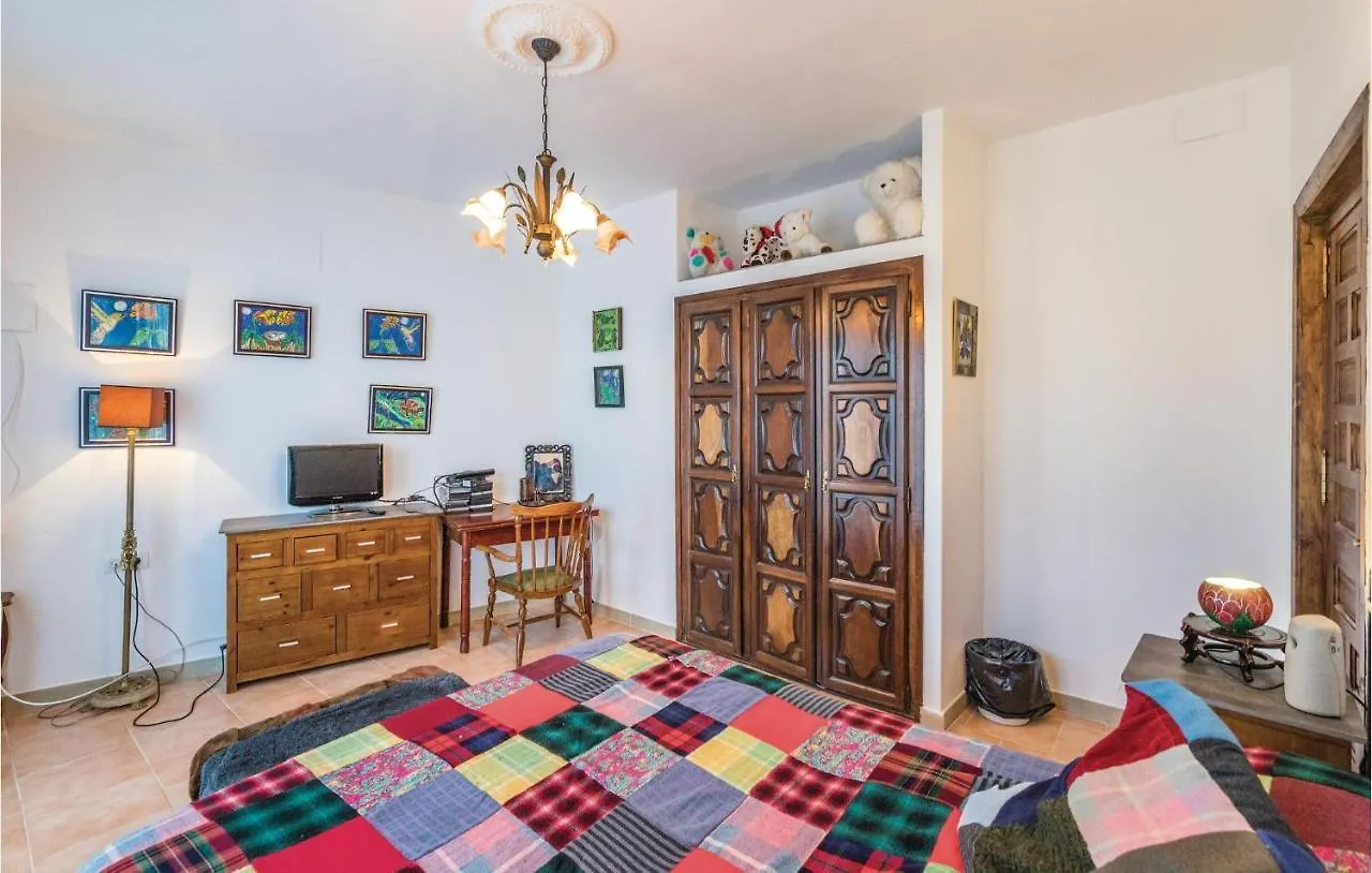 2 Bedroom Nice Home In Puig Ventos Mont Barbat 度假居