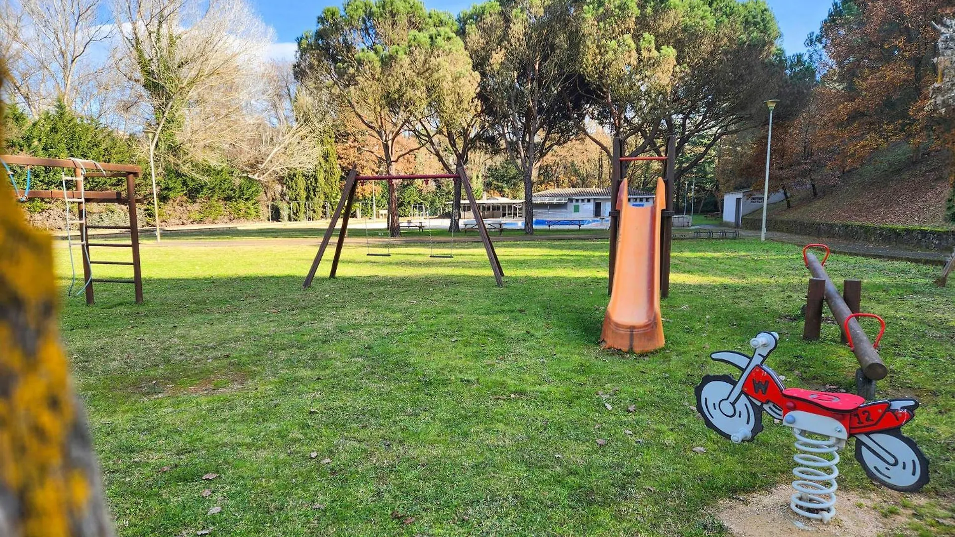 2 Bedroom Nice Home In Puig Ventos Mont Barbat 度假居